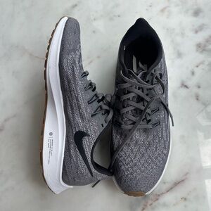 Women's Nike Air Zoom Pegasus 36 Women's Running Shoes size 10/42